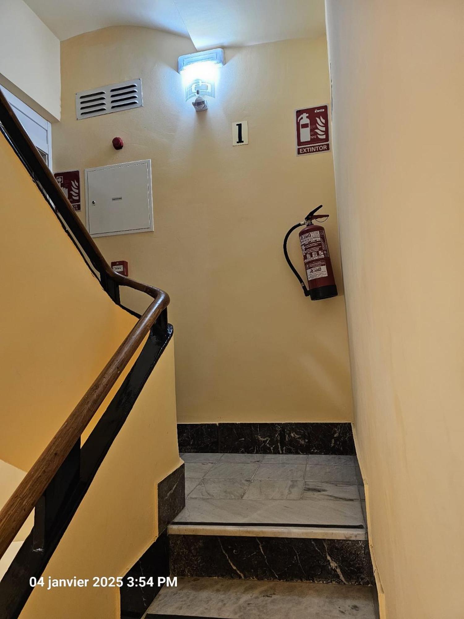 Apartamentos Turisticos Kenzamin Alicante Extérieur photo